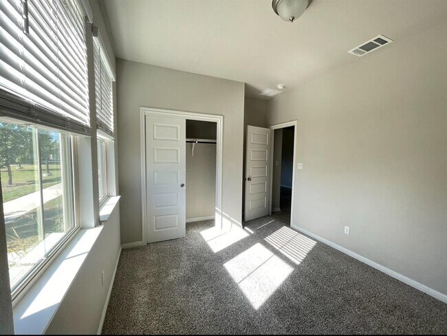 Building Photo - 2340 Pecan Island Dr