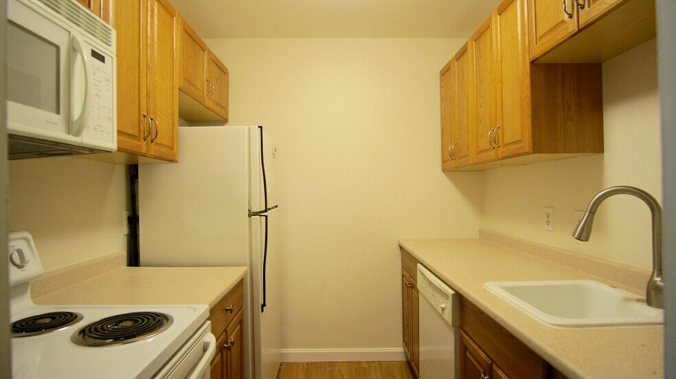 Building Photo - 274 S Main St