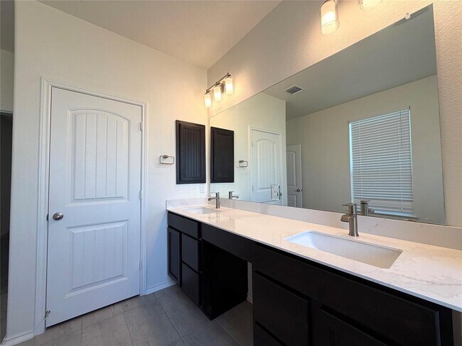 Building Photo - 12508 Karasu Dr