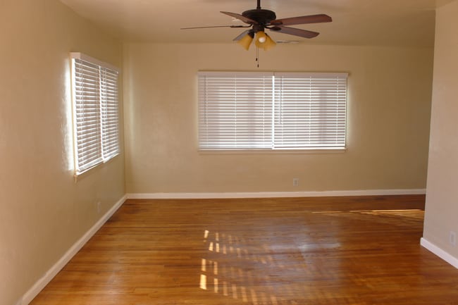 Building Photo - 278 W Ave L