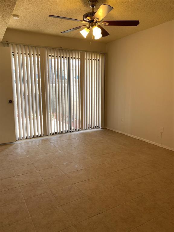 Building Photo - 6135 Ludington Dr