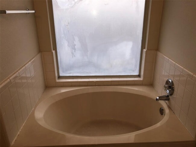 Building Photo - 3604 Roller Crossing