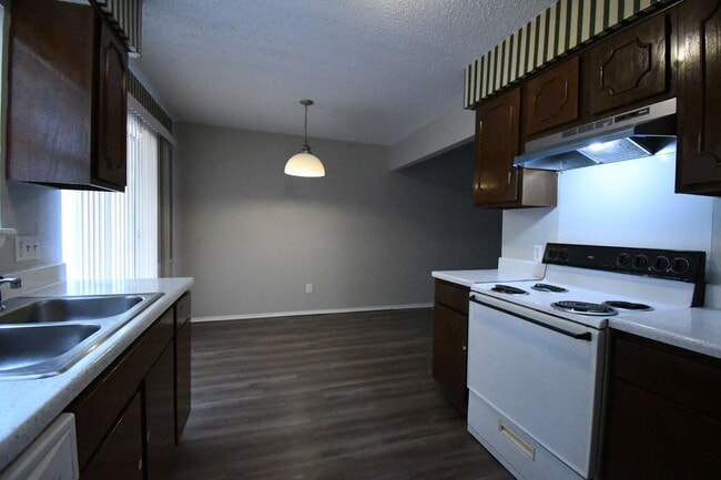 Building Photo - Economical 2 Bedroom Duplex in South Tyler-Lawn Care Included!