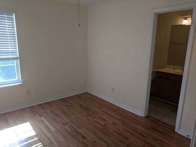 Building Photo - 313 Stewarts Landing Cir