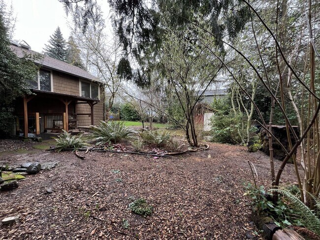 Building Photo - Vintage Urban Farmhouse 3 Bd 1 Bath home! Large bonus room & Balcony!  Surrounded by trees on lar...