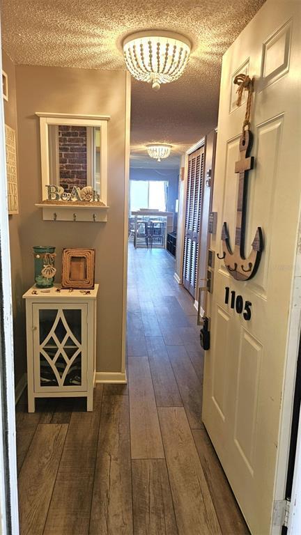 Building Photo - 4575 Cove Cir