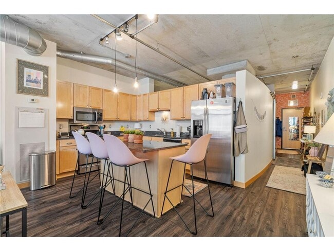 Building Photo - 720 N 4th St