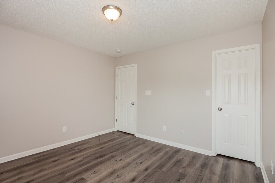 Building Photo - 2120 Speedwell Ct