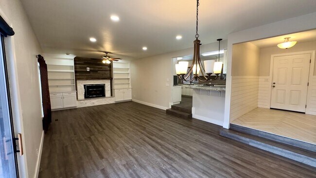 Building Photo - 410 N 250 W