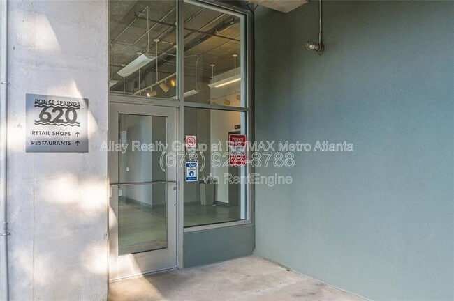 Building Photo - 620 Glen Iris Dr NE