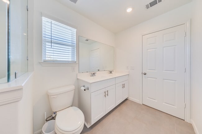 Building Photo - 10207 Cannons Run Way