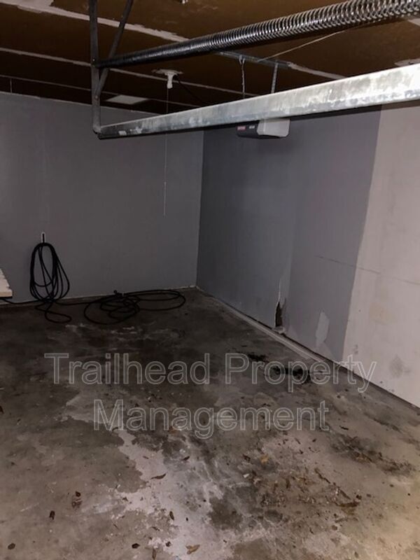 Building Photo - 1035 NW 70th Ct