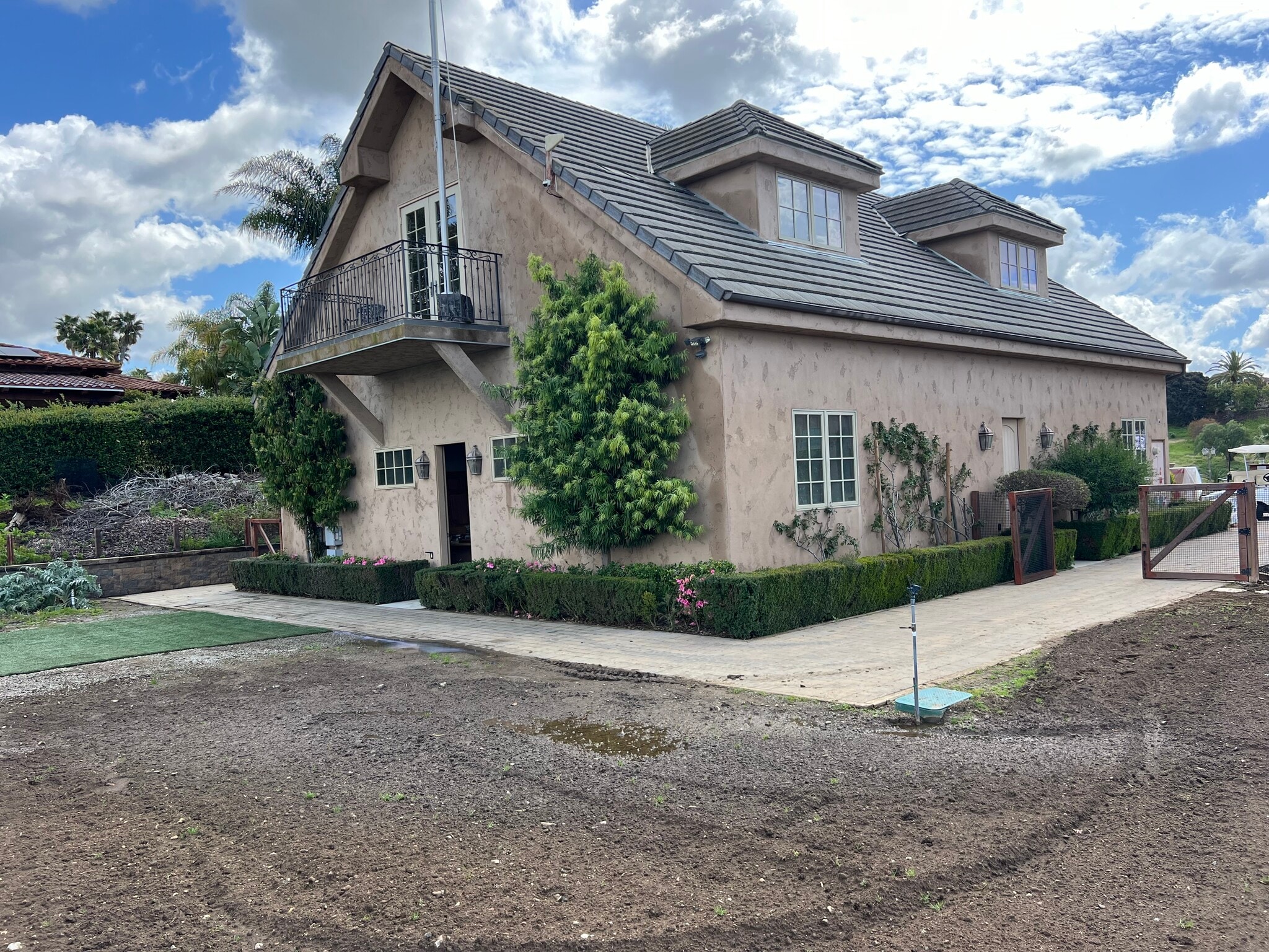 Building Photo - 1328 Chariot Ct