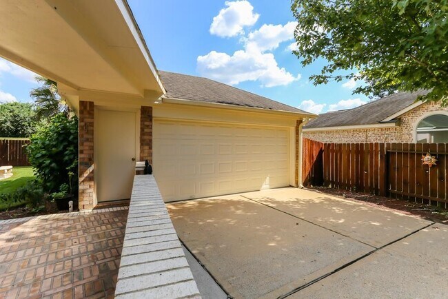 Building Photo - 1534 Brookstone Ln