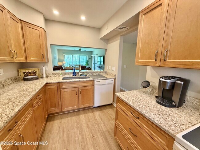 Building Photo - 6175 S Mirror Lake Dr