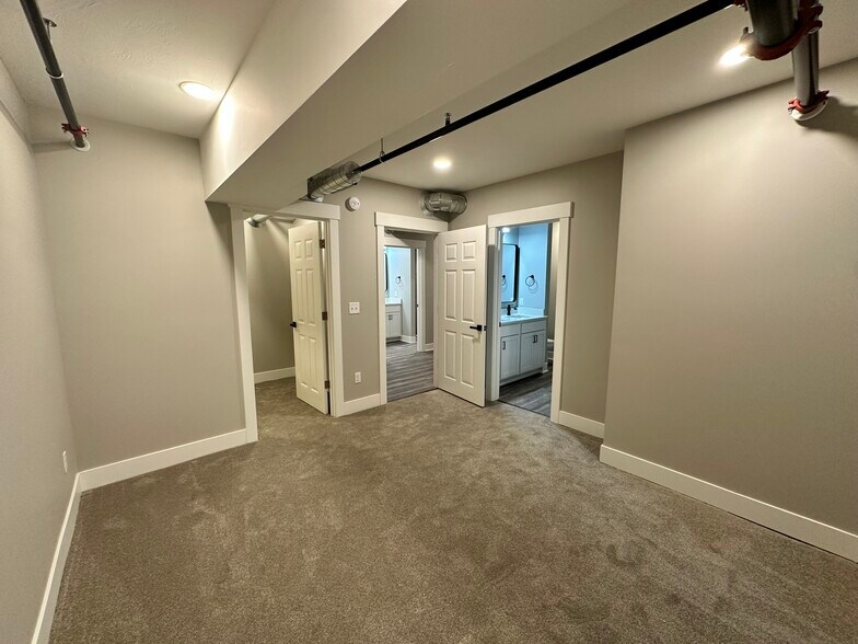 Building Photo - 780 Columbia Ave