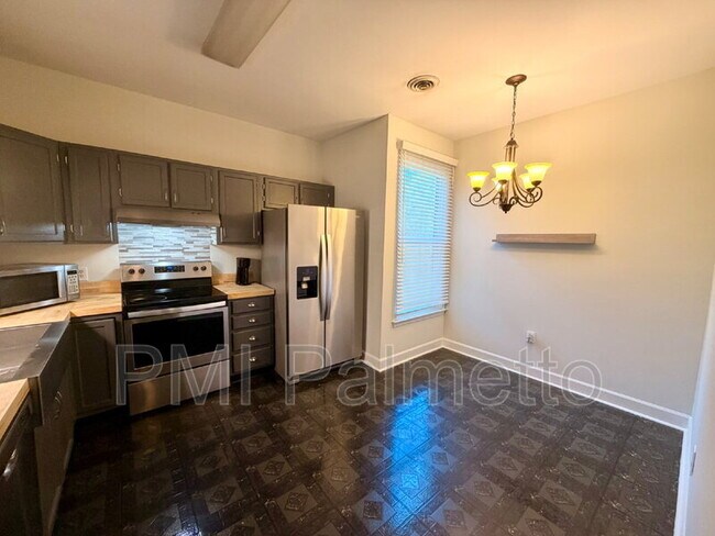 Building Photo - 3923 W Buchanan Dr