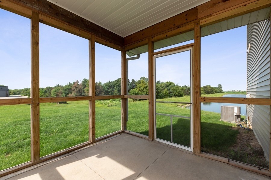Building Photo - 1139 Lily Ln
