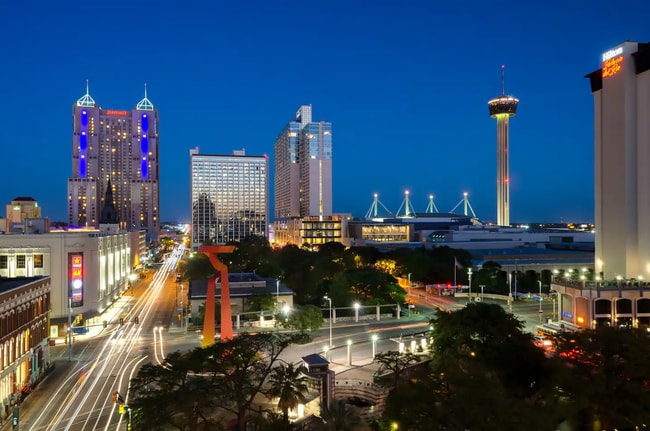 Building Photo - 3 Bedroom / 2 Bathroom super cute house for lease!