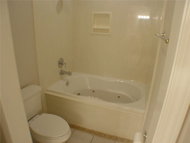 Building Photo - 73 Merritt Dr