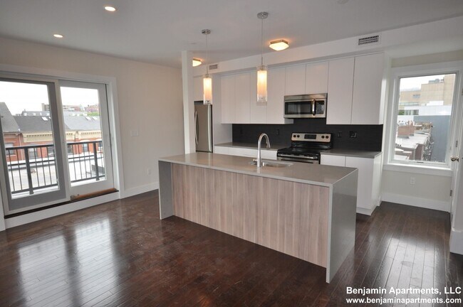 Building Photo - 659 Massachusetts Ave