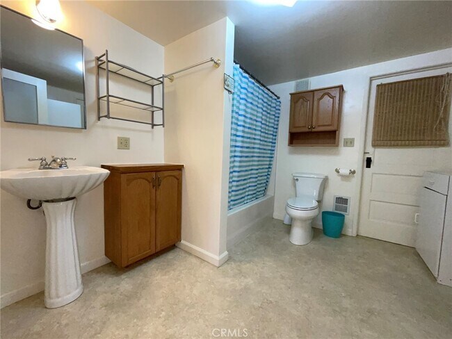 Building Photo - 21455 Delta Way