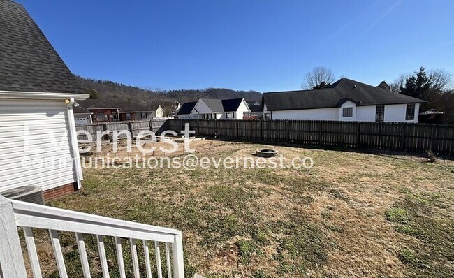 Building Photo - 14 Fawn Ln