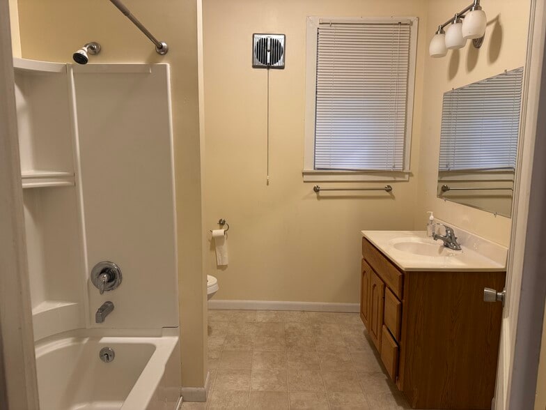 Bathroom - 50 N Main St