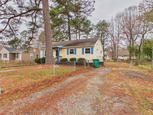 Building Photo - 1018 Barlen Dr