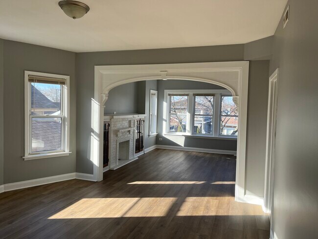 Building Photo - 1451 N Massasoit Ave