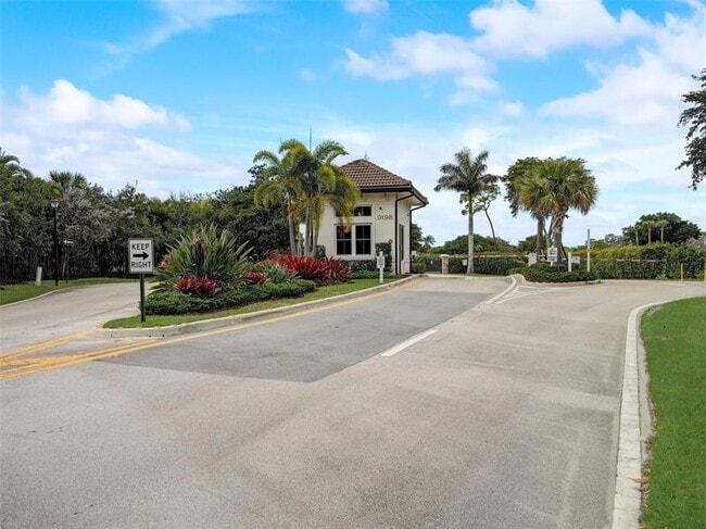 Building Photo - 9278 Vista Del Lago