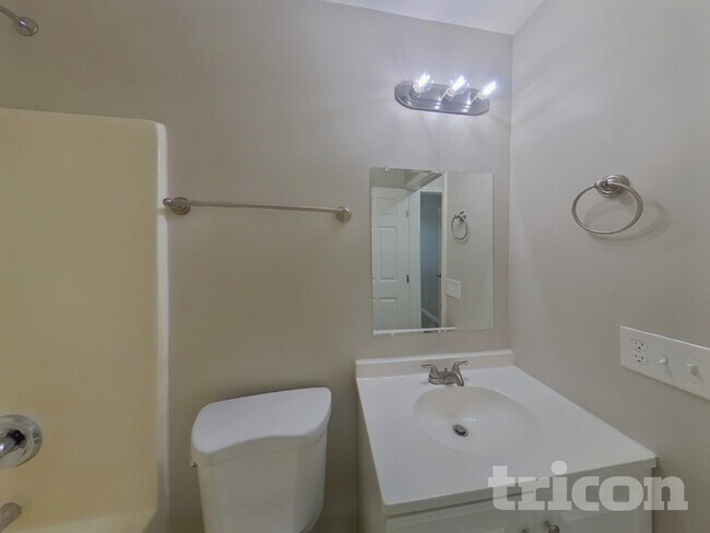 Building Photo - 8130 Chimore Ln