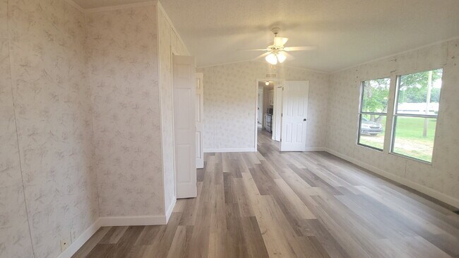 Building Photo - " 2-Bed, 2-Bath Mobile Home Retreat in Tan...