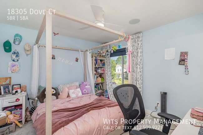 Building Photo - 18305 Dove Ct