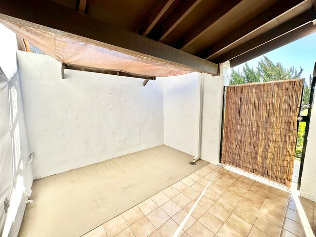 Building Photo - Sweet Single-Story, Completely Detached, Home in the Picturesque Fallbrook Village HOA Community!
