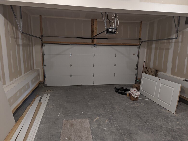 Building Photo - 1964 S Warrior Ln