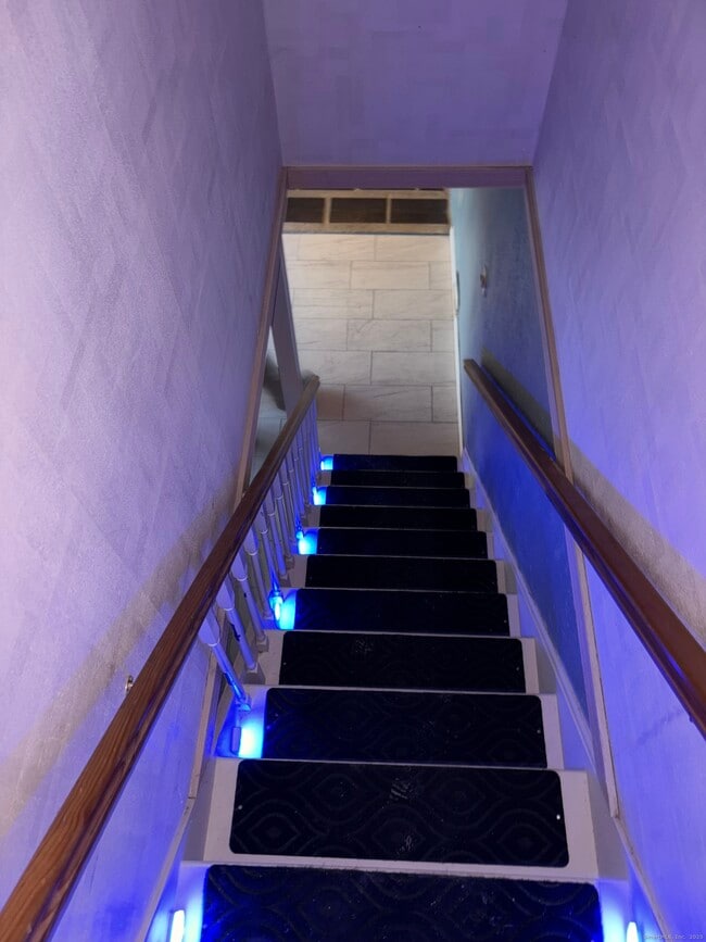 Building Photo - 161 Sleeping Giant Dr