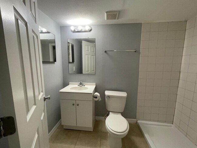 Building Photo - 6346 Newtown Cir