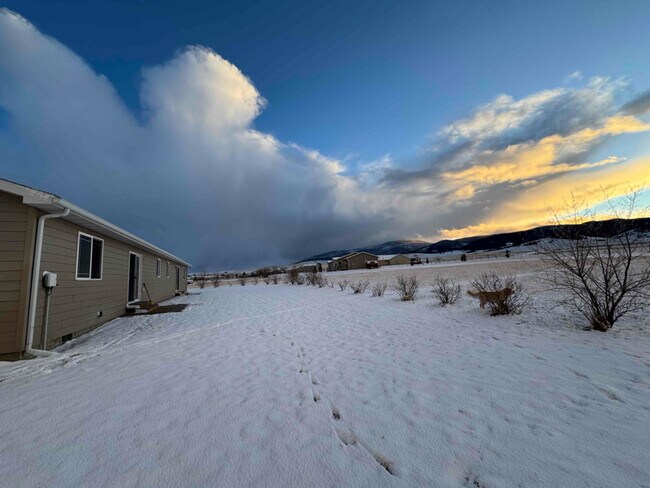 Building Photo - 4 Cedar Waxwing Rd