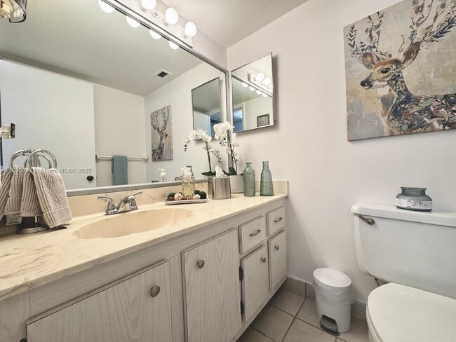Building Photo - 3800 S Ocean Dr