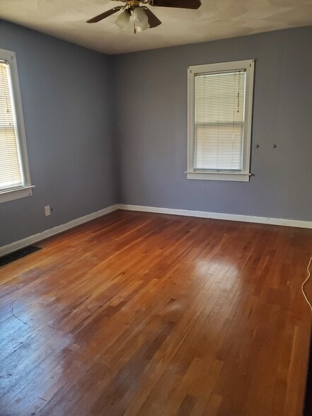 Building Photo - 12 S Willis Ave