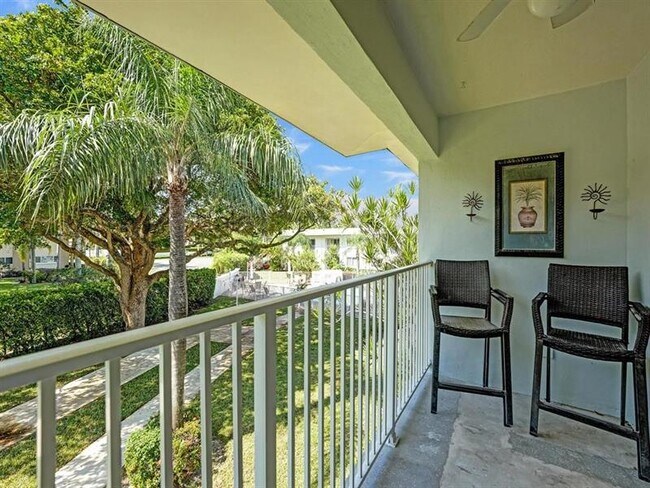 Building Photo - 207 Tropic Isle Dr