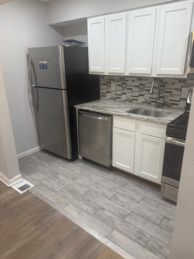 Building Photo - 3611 W Lexington St