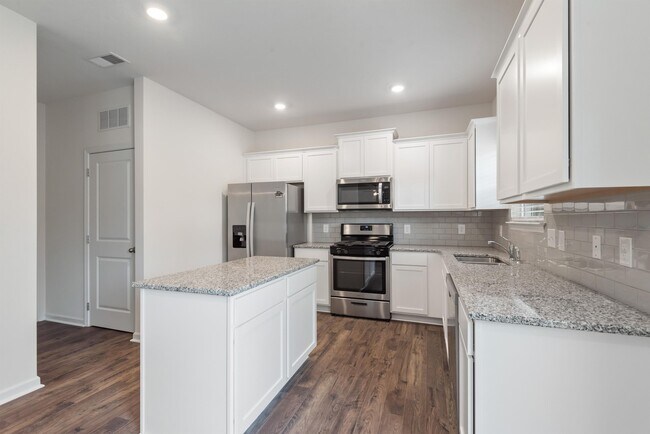 Building Photo - 5513 English Holly Wy