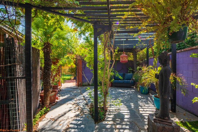 Building Photo - 14 Gary Cir