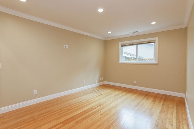 Building Photo - 4BR/3.5BA Belmont Home with Multiple Ensuite Bedrooms, A/C & 2-Car Garage | YouTube Tour