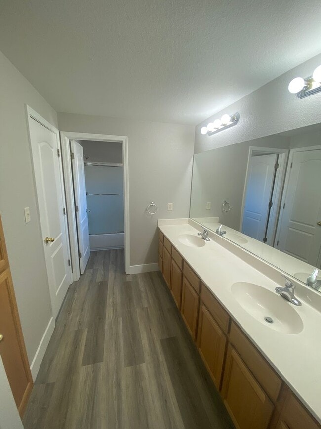 Building Photo - 4 Bedroom, 3 Bath North West Reno Area Home!