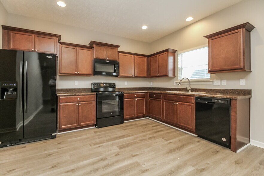 Building Photo - 1393 Rockglade Run
