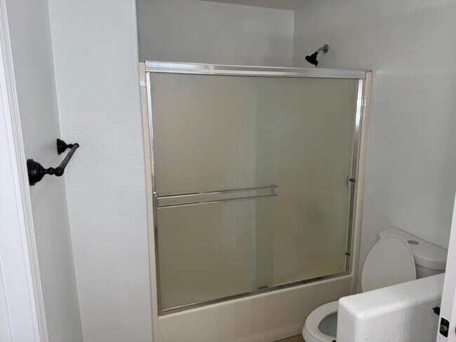 Building Photo - 1162 W 2nd Ave