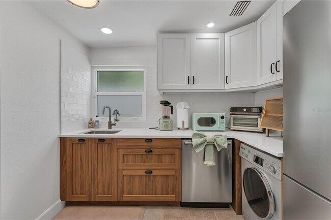 Building Photo - 3295 57th St N